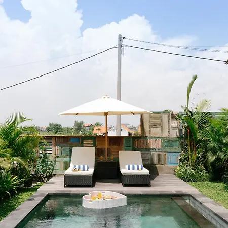 Serene Wooden House - 1Br Villa Close To Beach