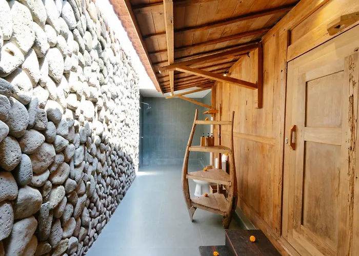 Serene Wooden House - 1br Close To ヴィラ *