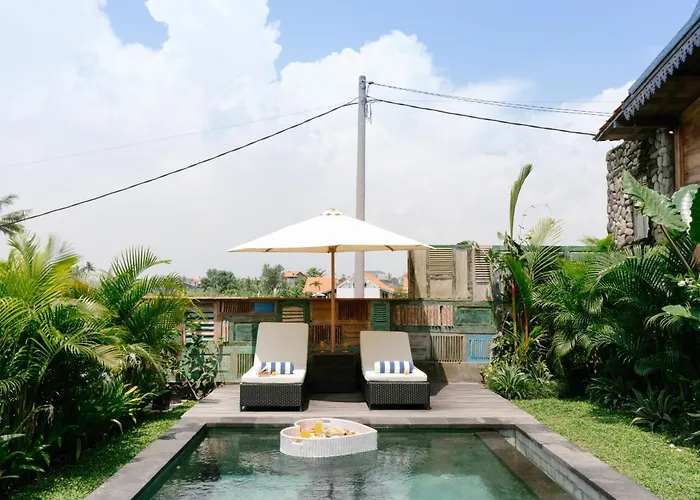 Serene Wooden House - 1br Close To ヴィラ *